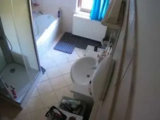 Camsoda Watch Live Sex Cams of voyeurcam-julmodels-bath-2nd-2