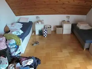 Camsoda Free Porn Cam of voyeurcam-julmodels-greybed-3