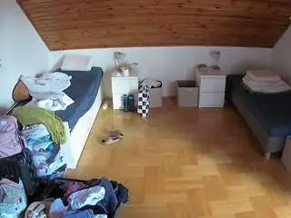 Camsoda Adult Webcam of voyeurcam-julmodels-greybed-3