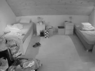 Camsoda Sex Chat of voyeurcam-julmodels-greybed-3