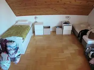 Camsoda Best Webcam of voyeurcam-julmodels-greybed-3