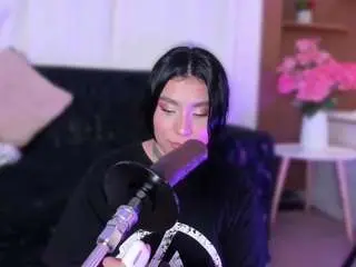Camsoda Nude Webcam of emmywilliams