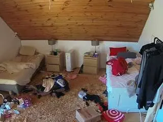 Camsoda Live Porn of voyeurcam-julmodels-whitebed-3