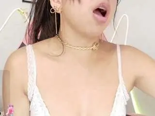 Camsoda Free Live Porn of sweetbabyhellen