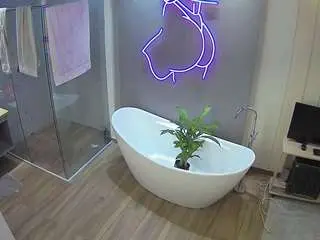 Camsoda Private Sex Chat of voyeurcam-casa-salsa-bathroom-5