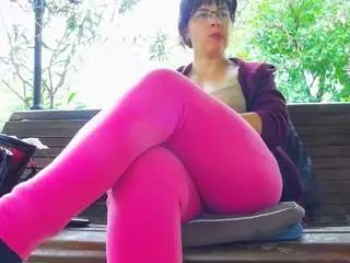 Camsoda Private Sex Chat of mellysquirtybiglabia