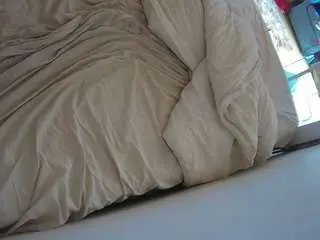 Camsoda Private Sex Chat of voyeurcam-julmodels-whitebed-4
