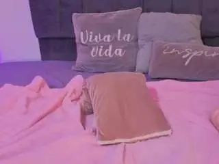 Camsoda Nude Webcam of pretty-johnson