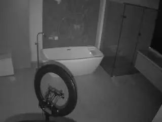 Camsoda Sex Chat of voyeurcam-casa-salsa-bathroom-4