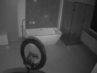 Camsoda Nude Webcam of voyeurcam-casa-salsa-bathroom-4
