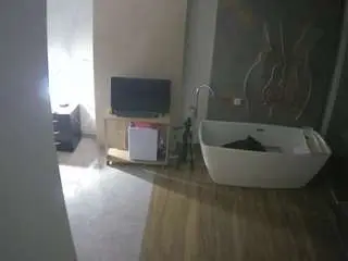 Camsoda Nude Webcam of voyeurcam-casa-salsa-bathroom-4