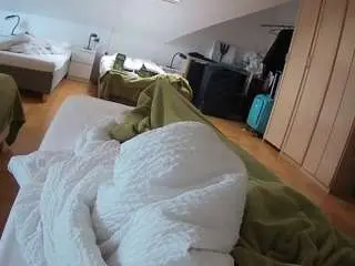 Camsoda Private Sex Chat of voyeurcam-julmodels-bed-1