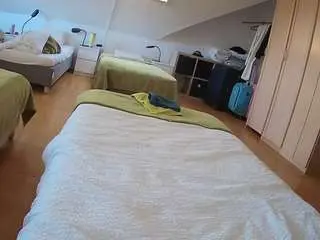 Camsoda Adult Webcam of voyeurcam-julmodels-bed-1
