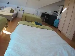 Camsoda Sex Cam of voyeurcam-julmodels-bed-1