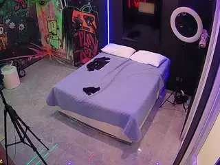 Camsoda Free Live Porn of voyeurcam-casa-salsa-disturbed