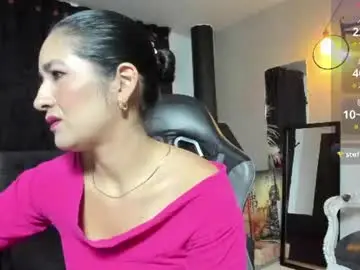 Chaturbate Live Sex Cam of abril_riios