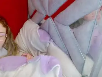 Chaturbate Sex Cam of zoe_sexy69