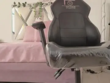 Chaturbate Live Sex Cam of zury_tay