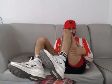 Chaturbate Adult Webcam of adrian_falcon