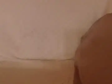 Chaturbate Live Sex Cam of candylady136