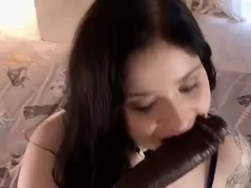 Chaturbate Live Sex Cam of hey_im_here_