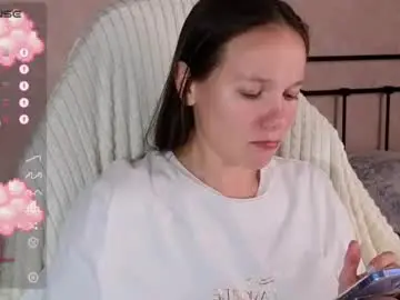 Chaturbate Live Sex Cam of lil_luna_x