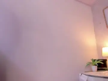 Chaturbate Adult Video Chat of caroline_dh