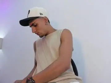 Chaturbate Live Porn of dennis_kinsey