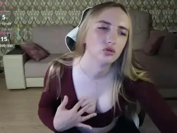 Chaturbate Live Sex Cam of vi_luxxxy