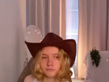 Chaturbate Live Sex Cam of milanarayy
