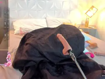 Chaturbate Live Sex Cam of salem_rose01