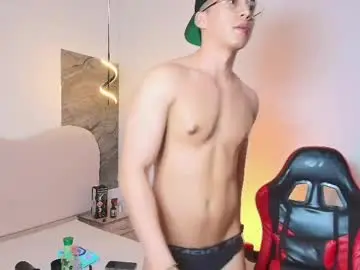 Chaturbate Live Sex Cam of tony_foxx1