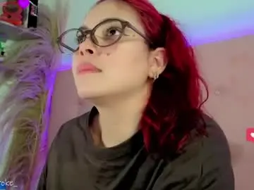 Chaturbate Live Sex Cam of kylie_hottt_