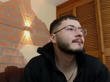 Chaturbate Adult Video Chat of brandon__01