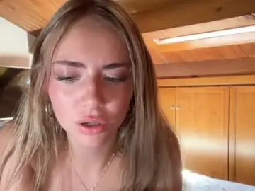 Chaturbate Adult Webcams of honeyyy95