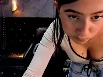 Chaturbate Best live sex cam show of catalella_little_b