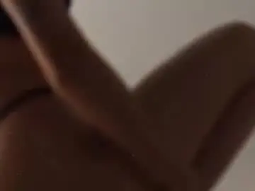 Chaturbate Live Sex Cam of letiziafulkers1
