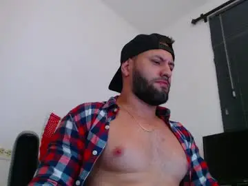 Chaturbate Free Porn Cam of oliverdrew1