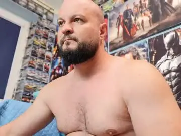 Chaturbate Best live sex cam show of muscular_bear