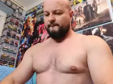 Chaturbate Free Porn Cam of muscular_bear