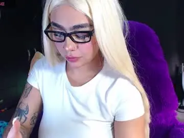 Chaturbate Nude Webcam of maddiie_and_clyde