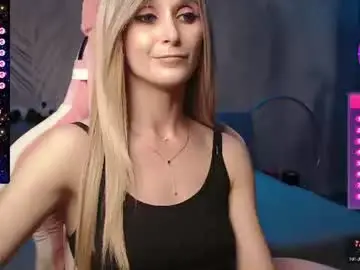 Chaturbate Live Sex Cam of strongalice