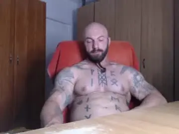 Chaturbate Live Sex Cam of strongivan