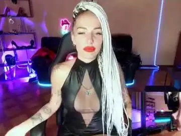 Chaturbate Watch Live Sex Cams of monicamaxwell2