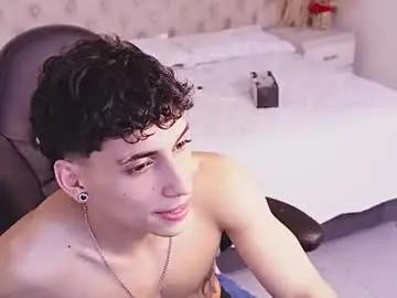 Chaturbate Live Sex Cam of jhoanleandro