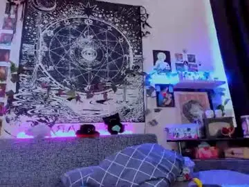 Chaturbate Live Sex Cam of fearlessdiva_x