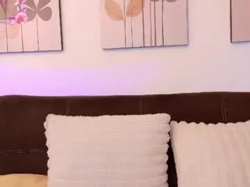 Chaturbate Live Sex Cam of sara_core