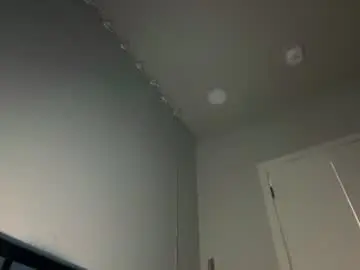 Chaturbate Live Sex Cam of xmomentumx