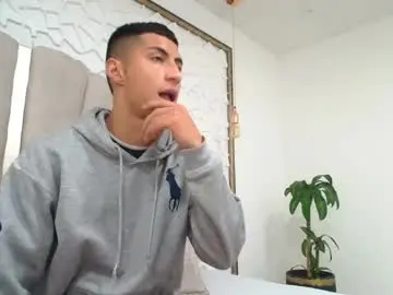 Chaturbate Sex Cam of mr_porn_9