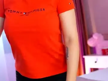 Chaturbate Live Porn of naugthymilfx